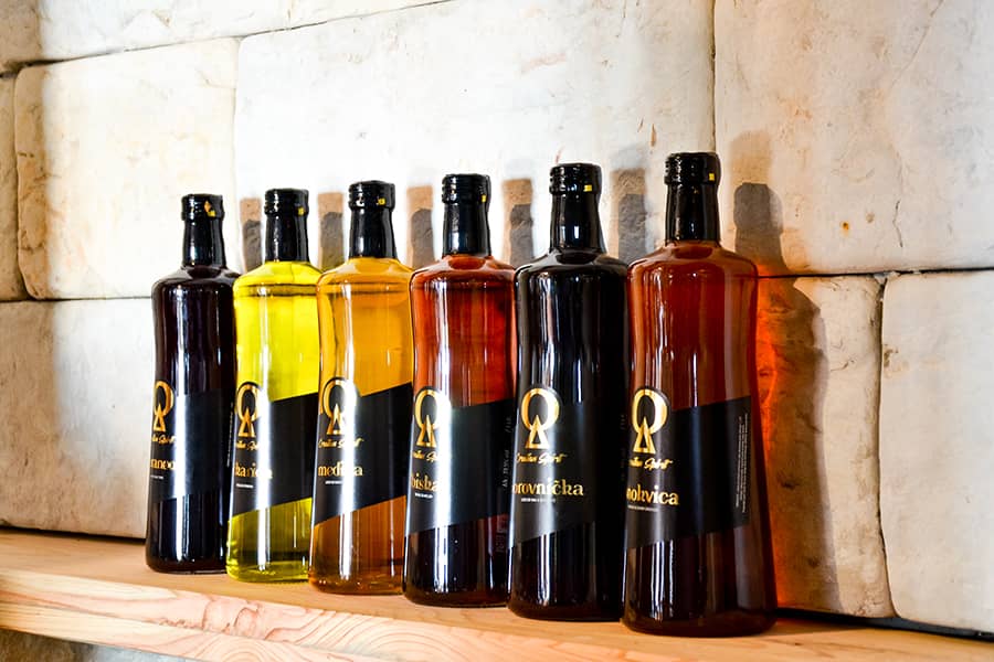 Suza rakije i likeri - Suza-T.B. Croatian-Spirit