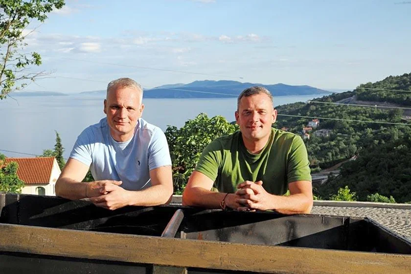 Tino i Borjan Suzić, braća iza brenda Suza, s pogledom na Kvarner